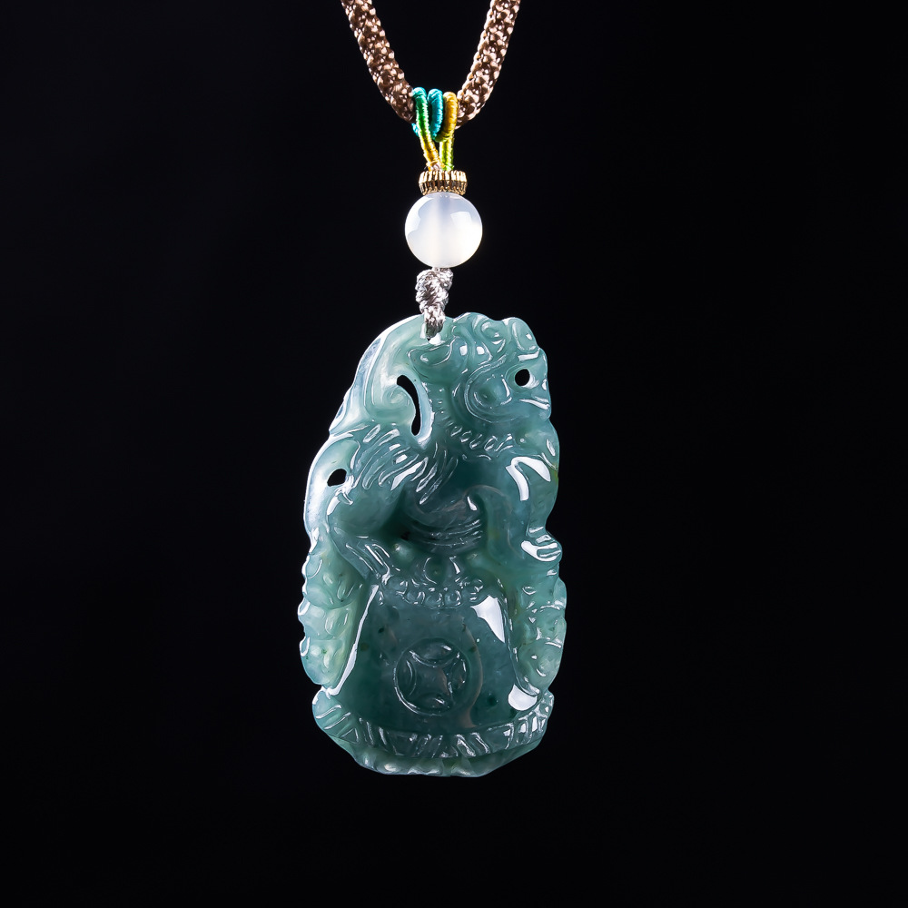 Vintage Fashion For Women - Pingente Pixiu de Jadeíta Birmanesa, Talismãs
