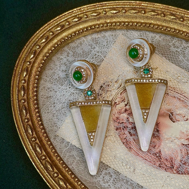 Brincos Vintage de Concha Verd - Vintage Fashion Jewelry Brands avaliação e preço