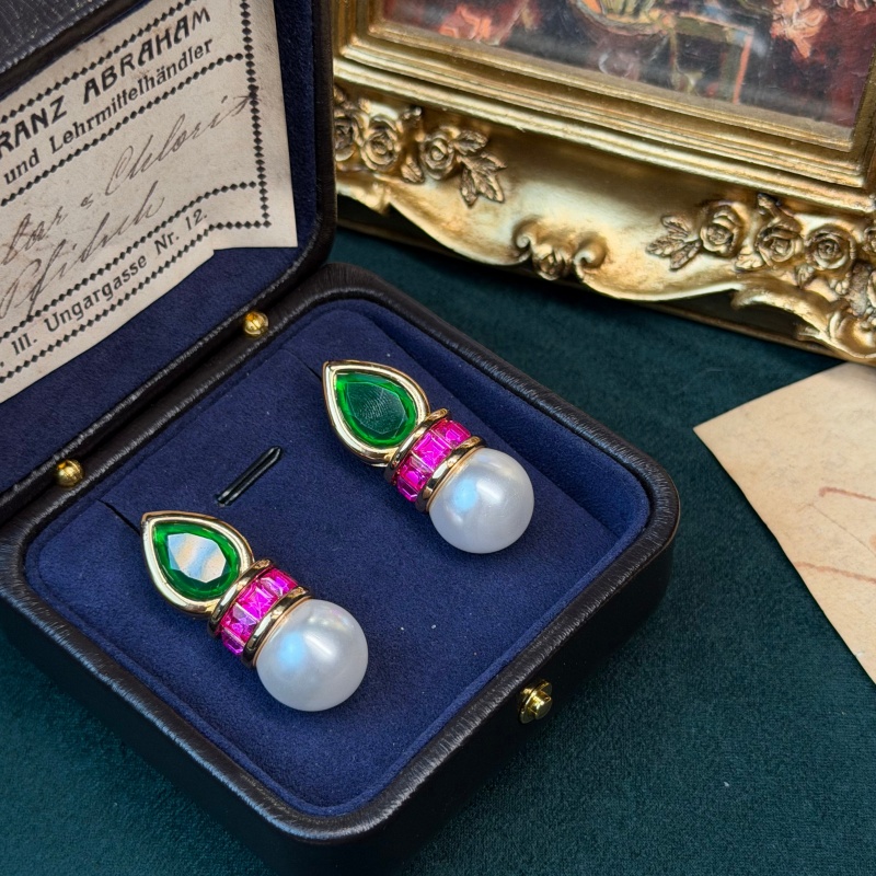 Brincos de Pérola com Zircônia - Vintage Fashion Jewelry Brands avaliação e preço