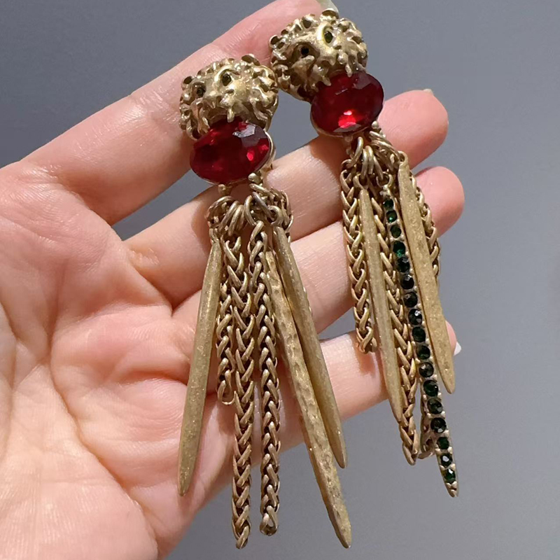 Brincos Longos de Luxo com Cab - Vintage Fashion Jewelry Brands avaliação e preço